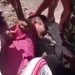 Tersangka penjambretan di Gunung Kawi saat ditangkap warga. Foto: tangkapan layar video warga