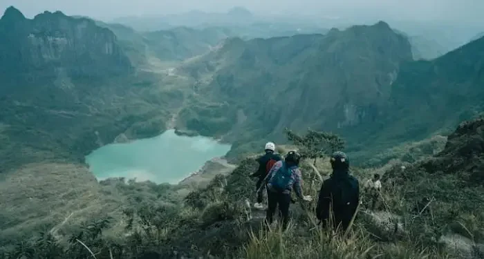 Pendakian Gunung Kelud via Ngantang menawarkan jalur menantang dengan pemandangan yang indah. /Foto:Google Review Pendakian Gunung Kelud via Ngantang/Ardy Prayoga.