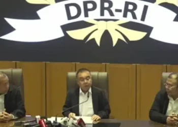 DPR RI merespons tuntutan rakyat 17+8 masyarakat dengan mengumumkan enam poin penting./Foto: kanal YouTube DPR RI