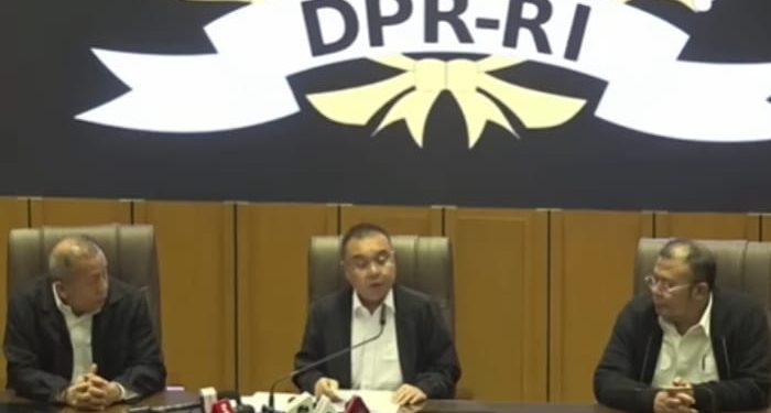 DPR RI merespons tuntutan rakyat 17+8 masyarakat dengan mengumumkan enam poin penting./Foto: kanal YouTube DPR RI