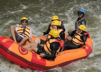 Rekomendasi wisata di Kasembon, Kabupaten Malang yang menawarkan pesona alam dan juga petualangan. /Foto: Google Review Desa Wisata Kali Uceng/Ryan Suryanata.