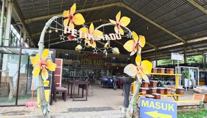 Wisata Petik Madu Lawang./Foto: Google Review/Azam.F