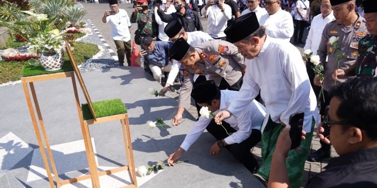 Deklarasi damai dan doa bersama jajaran Forkopimda dan masyarakat Kota Batu. Foto: Prokopim KWB