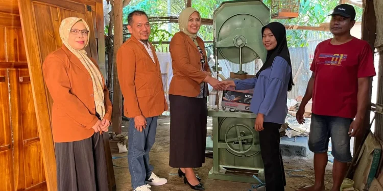 Kolaborasi implementasikan Tri Dharma Perguruan Tinggi, Unikama dan Uniwara menggelar program PM-UPUD. /Foto: Dok. Unikama