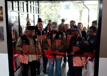Bupati Malang meresmikan gedung Malang Tourism Gateway. (Foto/M Sholeh)