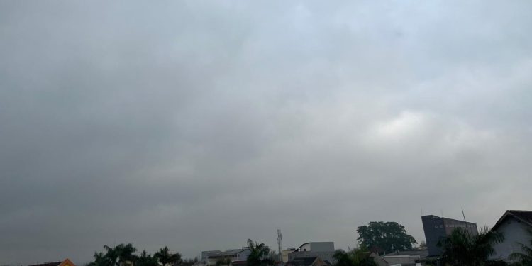Informasi prakiraan cuaca Malang untuk hari Jumat, 19 September 2025 yang diperkirakan dalam kondisi cerah berawan. /Foto: Tugumalang.id/Bagus Rachmad Saputra
