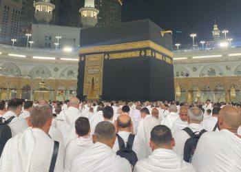 Ilustrasi salat di area Masjidil Haram di Kota Makkah. Foto/Irham Thoriq