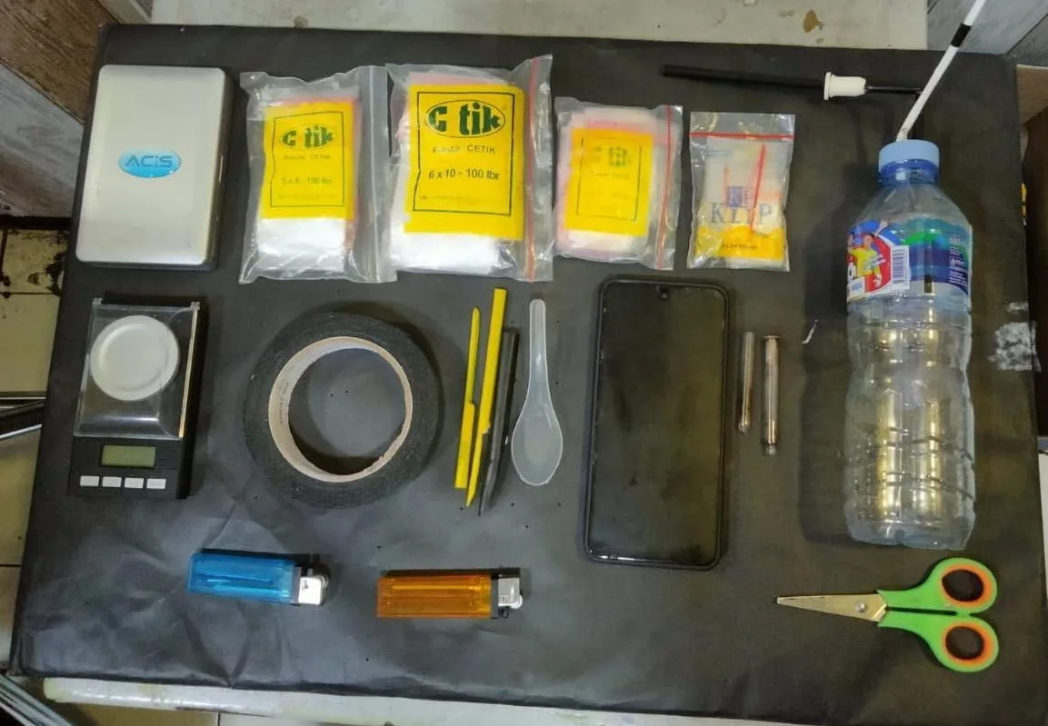 Barang bukti lainnya yang disita polisi dari rumah tersangka. Foto: Polres Malang