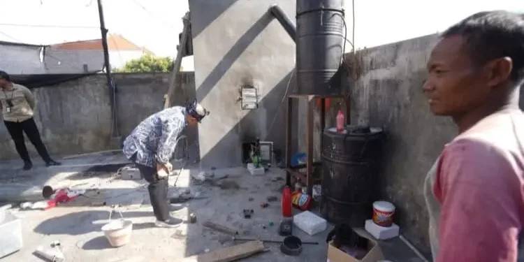 Mesin insinerator pembakaran sampah di desa yang belum standar berpengaruh terhadap indeks kualitss udara Kota Batu. Foto: Prokopim KWB