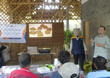 Tim Dosen Unikama mengembangkan teknologi inovatif yang mengubah limbah ternak menjadi sumber penghasilan di Desa Bangelan, Kecamatan Wonosari, Kabupaten Malang./Foto: Dok. Tim Dosen Unikama.