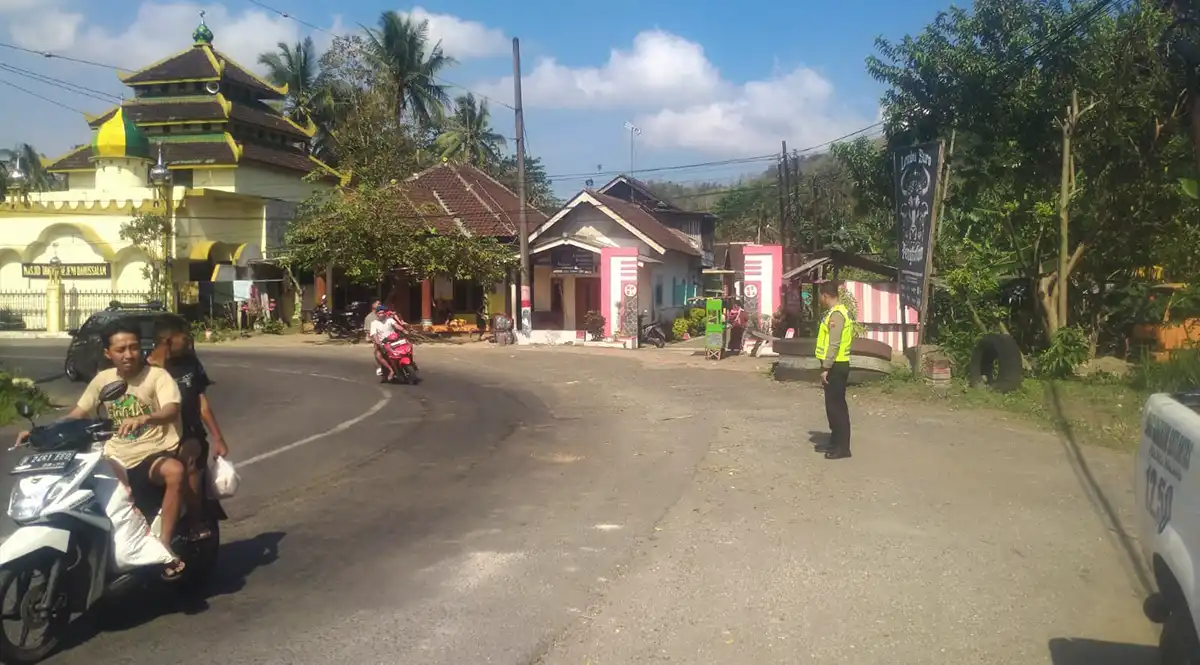 tikungan bikin terguling