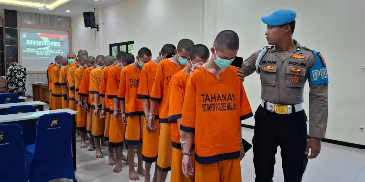 Perusakan pos polisi