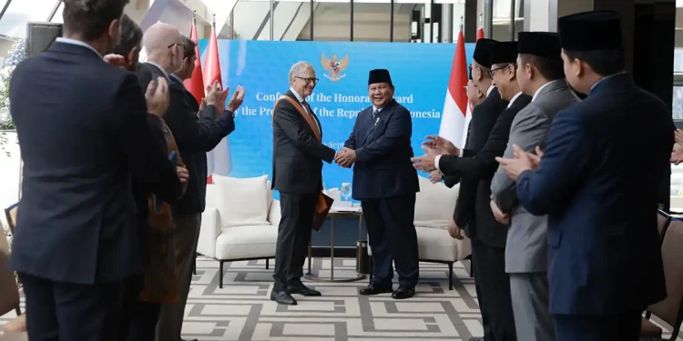 Prabowo Subianto bersama Bill Gates.foto/prabowosubianto.com