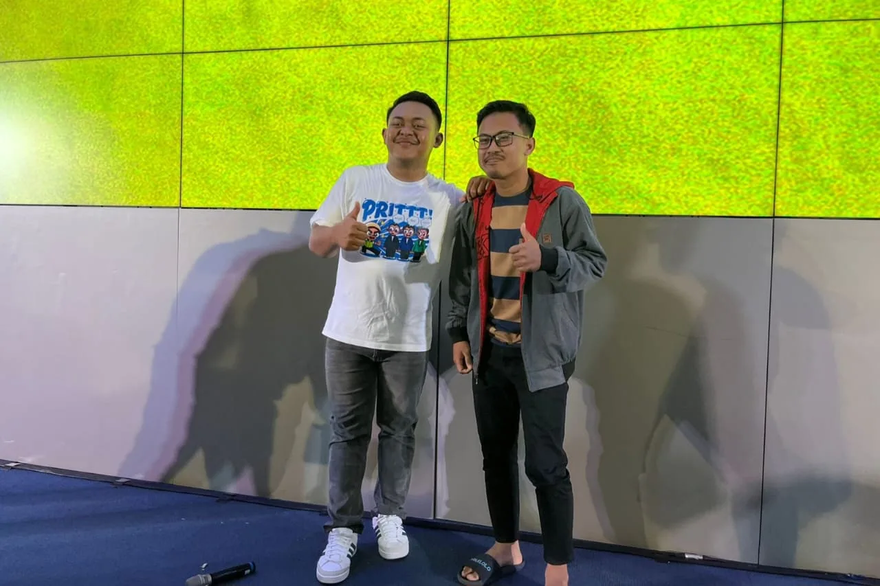 Foto bersama penonton