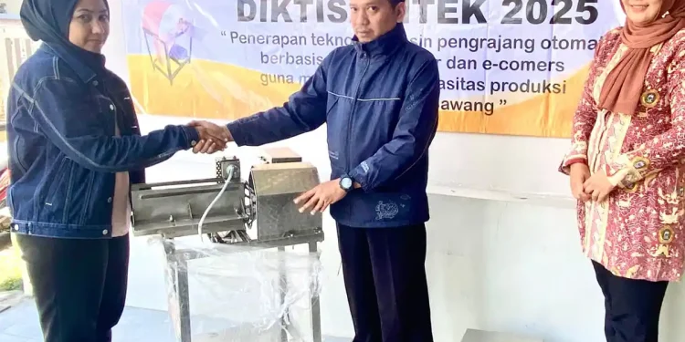 Unikama dan unipa,ukm,UKM Kerupuk Bawang - Unikama dan UNIPA Surabaya Dukung UKM Kerupuk Bawang Wagir Lewat Program PKM
