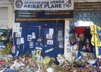 Peringatan tiga tahun Tragedi Kanjuruhan, sederet fakta tragedi kelam dalam sejarah sepak bola dunia yang merenggut 135 korban jiwa. /Foto: Tugumalang.id/Bagus Rachmad Saputra