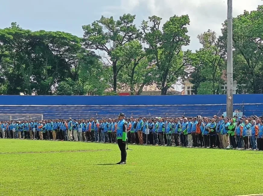 Ribuan driver ojol ikuti Apel Kamtibmas Ojol di Stadion Gajayana Malang. (Foto/M Sholeh)