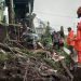 Penanganan bencana di lokasi kejadian yang membuat plengsengan ambrol. Foto: Pusdalops BPBD Kota Batu