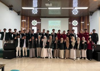 Peserta dan Panitia Sekolah Legislatif Universitas Al-Qolam Malang. Foto/Dokumentasi kegiatan.