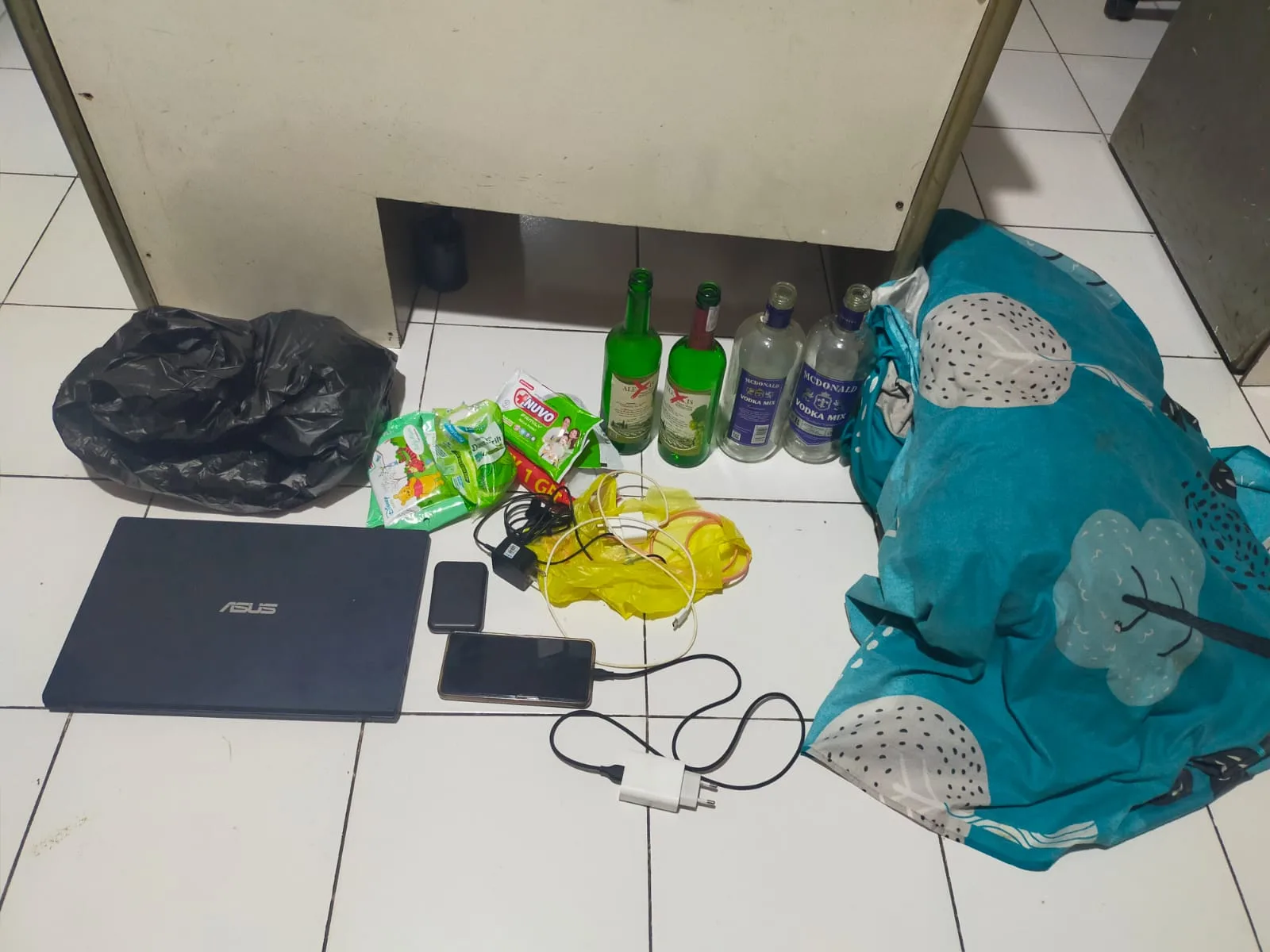 Barang bukti yang diamankan dari rumah prostitusi terselubung di Singosari. Foto: Polres Malang