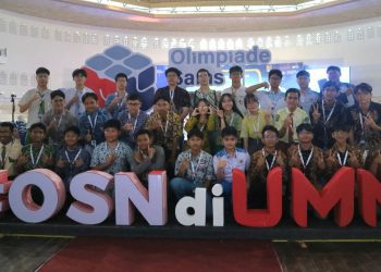 Para finalis Ekshibisi Kompetisi Kecerdasan Artifisial OSN 2025. Foto: Husni/Tugu Media Group