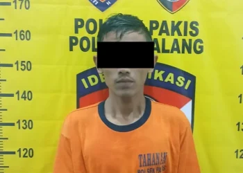 Tersangka JWS usai diamankan polisi dalam peristiwa perampokan di Pakis. Foto: Polres Malang