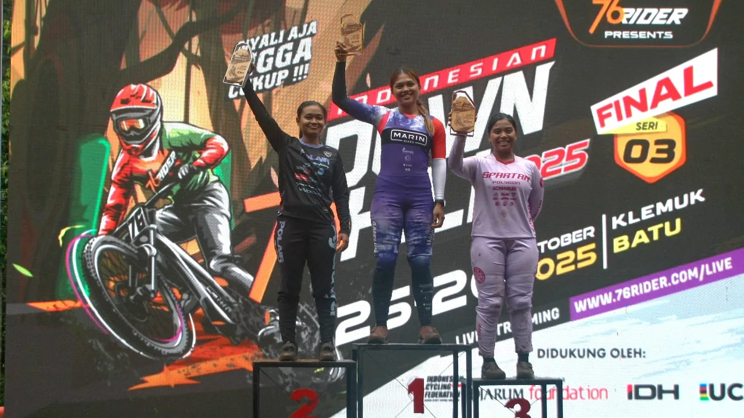 Riska Amelia Agustina didapuk jadi juara di kelas Women Elite 76 IDH 2025. Foto: Dok