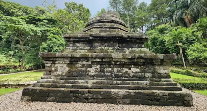 Candi Sumberawan, salah satu situs sejarah di Kabupaten Malang tepatnya terletak di Kecamatan Singosari yang menarik untuk dikunjungi. /Foto: Google Review Candi Sumberawan/Arie Nugraha.
