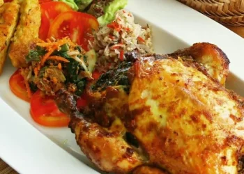 Rekomendasi 5 tempat makan ayam betutu Bali di Malang lengkap dengan alamat, jam operasional, dan informasi singkat. /Foto: Pinterest/Motamoto.