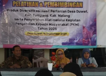 Tim Dosen Polinema kembangkan kemasan inovatif rendang analog di Desa Duwet, Kecamatan Tumpang, Kabupaten Malang untuk mendorong pemasaran produk lokal. /Foto: Dok. Tim Dosen Polinema.