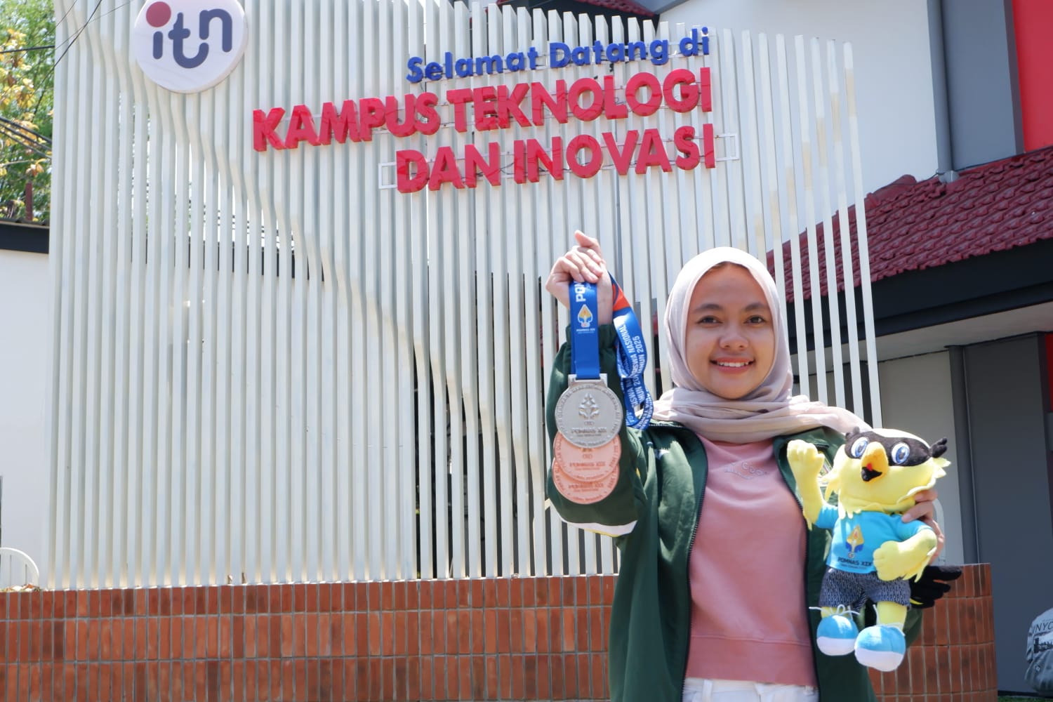 Nurul Afni Hanifa, mahasiswa ITN Malang, berprestasi nasional. Foto/dok. ITN Malang