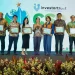 Corporate Secretary TBIG Ryo Arief Wibisono (paling kanan) menerima penghargaan Investortrust CSR Awards 2025 di Ballroom The Sultan Hotel, Jakarta, Selasa (30/09/2025). (Foto: dok TBIG)
