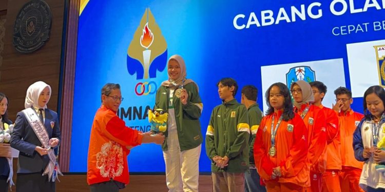 Nurul Afni Hanifa, mahasiswa ITN Malang, berprestasi nasional. Foto/dok. ITN Malang
