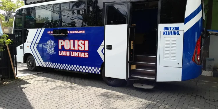 Jadwal layanan SIM Keliling Kota Malang hari Rabu, 29 Oktober 2025, ketahui syarat lengkap perpanjangan SIM A dan C agar proses cepat. /Foto: Tugumalang.id/Bagus Rachmad Saputra.