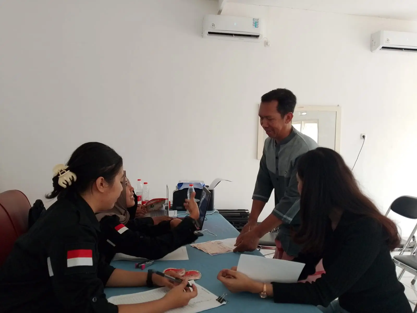 Program Bapenda Singgah Perumahan yang digelar di Perum Nirwana Sulfat Residence, Kota Malang (M Sholeh)