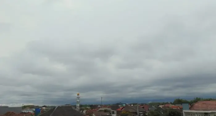 Informasi prakiraan cuaca Malang hari Senin, 20 Oktober 2025 yang masih didominasi kondisi berawan. /Foto: Tugumalang.id/Bagus Rachmad Saputra
