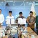 Rektor Unisma, Prof. Drs. Junaidi, M.Pd, Ph.D (empat dari kanan) dan Menteri P2MI, Mukhtarudin (tiga dari kiri) sepakat menjalin kerja sama dalam upaya meningkatkan kompetensi dan juga perlindungan pekerja migran Indonesia. /Foto: Dok. Istimewa.