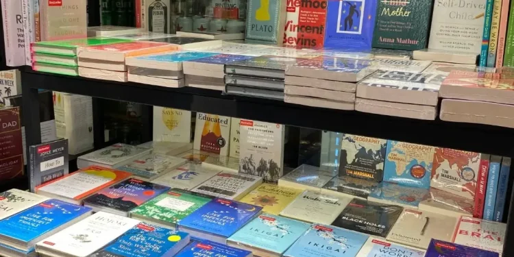 Jelajahi 5 toko buku terbaik di Malang. Foto/Instagram periplus.malang