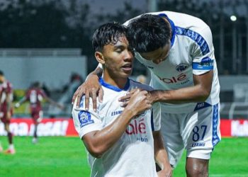 Duel seru PSM Makassar vs Arema FC di Stadion Gelora B.J. Habibie Parepare, Minggu (19/10/2025) berakhir 1-2 untuk kemenangan Arema FC. /Foto: Instagram @aremafcofficial.