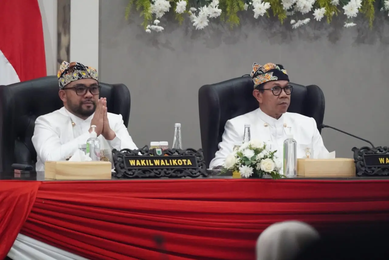 Wali Kota Batu Nurochman dan Wawali Heli Santoso. Foto: Dok.