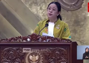 Ketua DPR RI, Puan Maharani sampaikan permohonan maaf atas kinerja DPR yang belum sempurna di Rapat Paripurna Khusus. /Foto: Tangkapan layar kanal YouTube DPR RI.