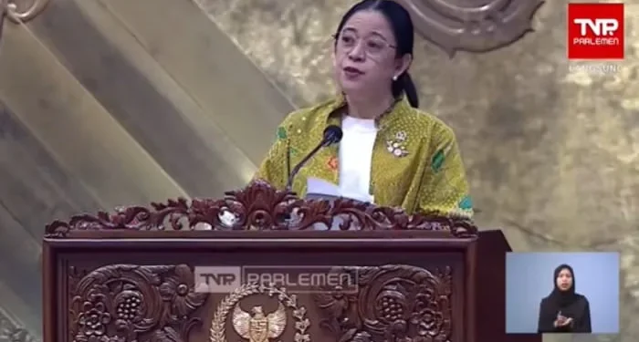 Ketua DPR RI, Puan Maharani sampaikan permohonan maaf atas kinerja DPR yang belum sempurna di Rapat Paripurna Khusus. /Foto: Tangkapan layar kanal YouTube DPR RI.
