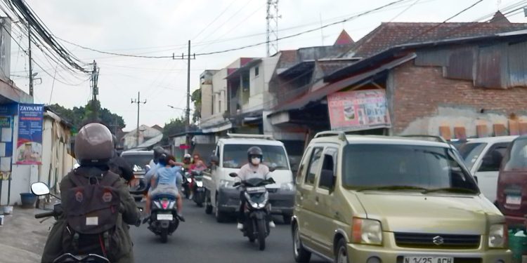 Kepadatan arus lalu lintas di kawasan Jalan Candi Panggung, Kota Malang. (Foto/M Sholeh)