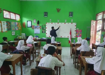 Tim peneliti Universitas Negeri Malang (UM) saat melakukan penelitian. Foto/dok UM