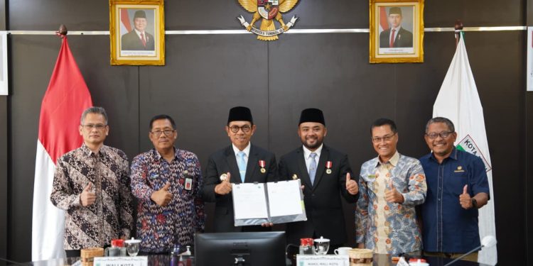 Pendatanganan PKS antara Pemkot Batu dan Kemenkueu RI. Foto: Prokopim KWB