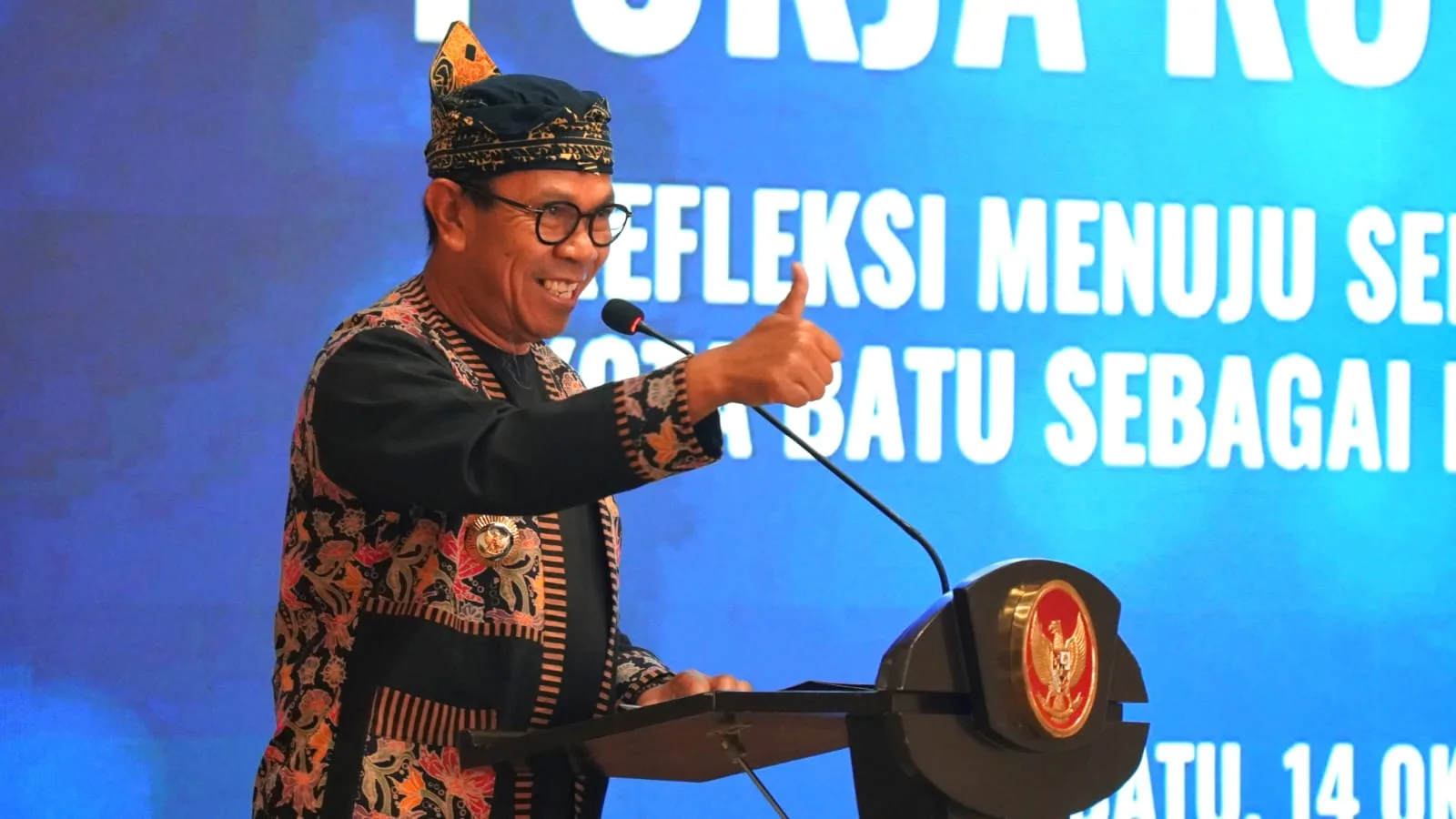 Wali Kota Batu Nurochman saat memberi sambutan. Foto: Azmy