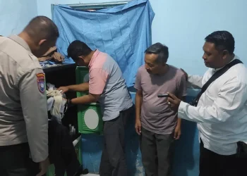 Polisi olah TKP rumah prostitusi terselubung di Singosari. Foto: Polres Malang