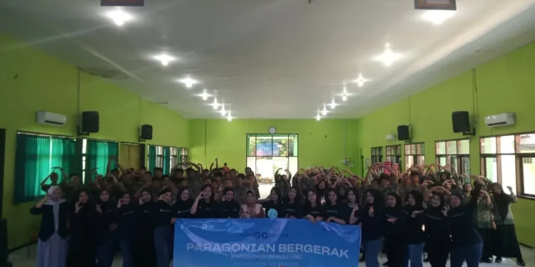 Foto bersama kegiatan Paragonation #1MYouthsStopBullying di SMAN 6 Malang pada Kamis (23/10/2025) (Foto: Nur Laila Khoriroh/Tugu Jatim)