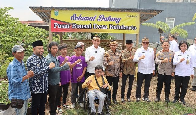 Kunjungan Kepala BNN RI Komjen Pol Suyudi ke Desa Bulukerto yang ditunjuk sebagai role model Program Desa Bersinar. Foto: Azmy