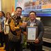 PLN UP3 Malang mendapat penghargaan dari Kota Malang. Foto/Dok